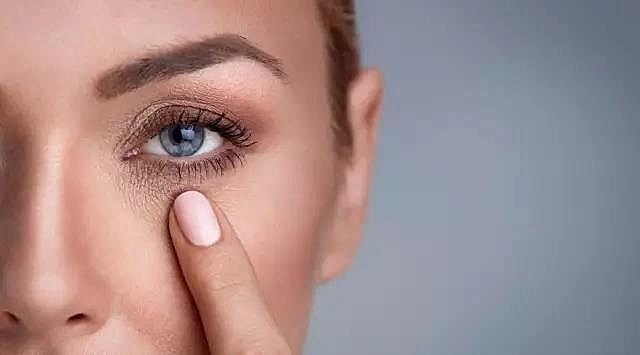 眼霜的使用年龄是几岁？会导致脂肪粒吗