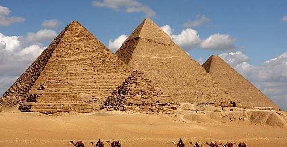 为什么说埃及金字塔是古代文明史上的奇迹？