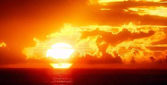 为什么太阳给我们带来光和热？