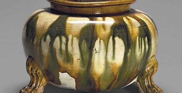 为什么把唐代上釉的陶器被称做“唐三彩”？