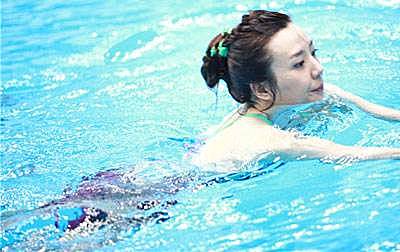 游泳很多女性都会游，但是经常不知道做这个保护措施