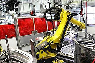 国产工业机器人有点“笨” 算法如何精益求精？