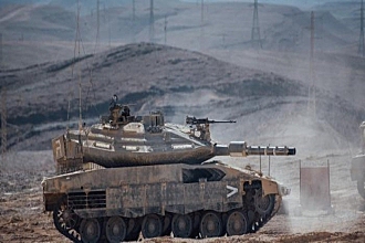 以色列推出搭载AI系统坦克还能用VR进行训练