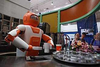 外媒：业内人士称中国在AI与机器人方面仍落后美国