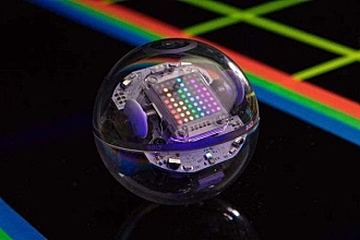 球形编程教学机器人Bolt亮相：红外交互+LED点阵屏