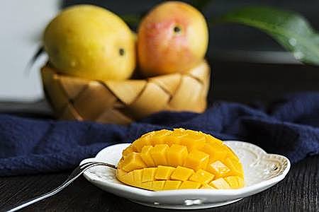 芒果不能和什么一起吃，芒果禁忌搭配吃了小心中毒