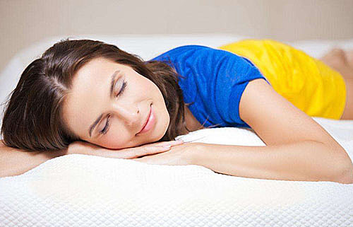 人在睡着的时候 为什么肌肉会突然不由自主地抽搐呢