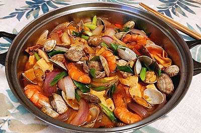 海鲜蔬菜锅的做法步骤