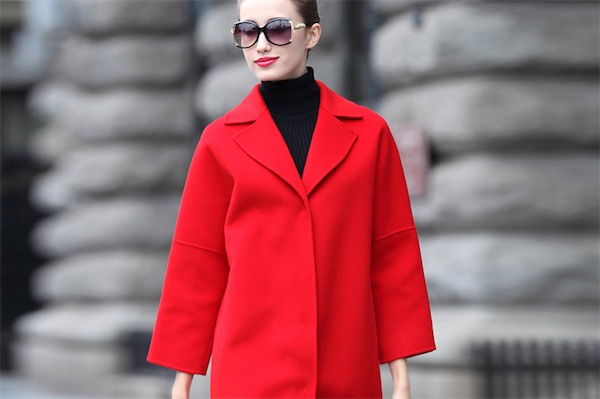 红色羊绒大衣适合什么年龄