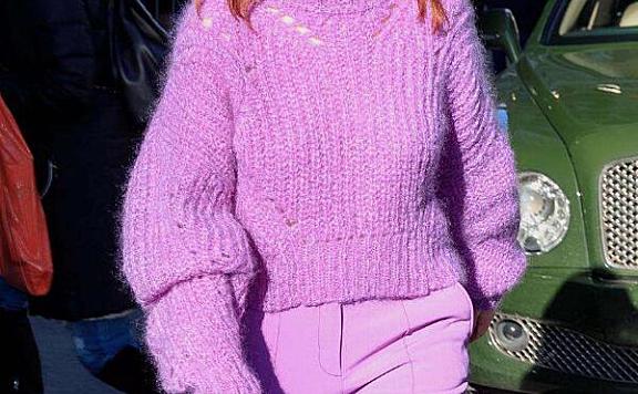 紫色毛衣搭配什么好看