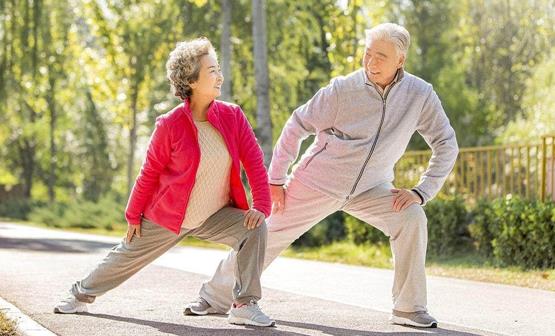 无系统训练老年人更易造成肌肉损伤