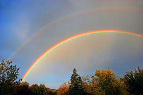 双彩虹是怎么形成的？