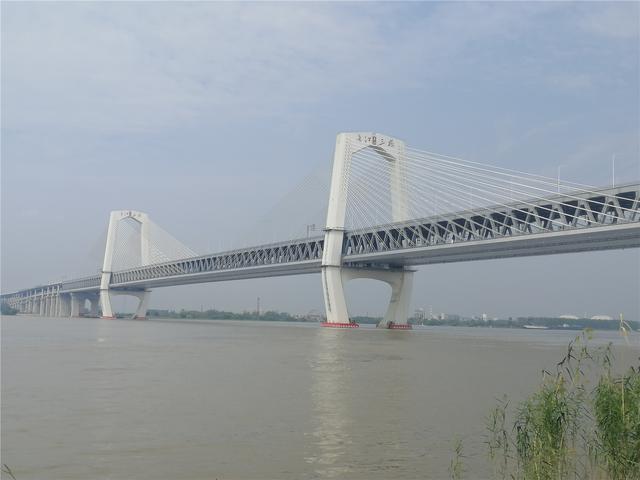 著名的长江大桥有哪些？