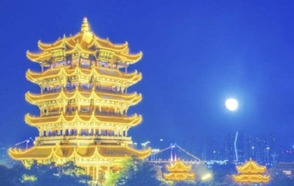 中国十大名楼排行榜：岳阳楼和黄鹤楼名列榜首