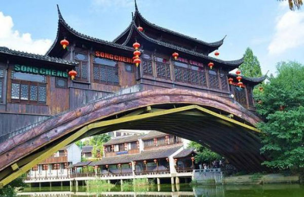 中国最赚钱的仿古建筑：门票300元起