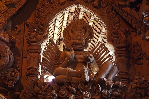 世界上最出名的寺庙：泰国真理寺是座木制工艺品