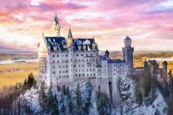 世界上最迷人的城堡：新天鹅城堡是德国的象征