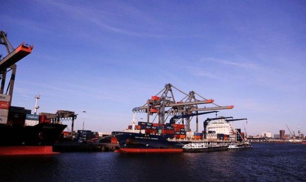 世界上最大的码头：荷兰鹿特丹码头