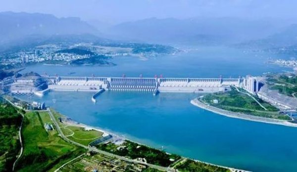 世界上最大的水利枢纽工程——中国三峡大坝