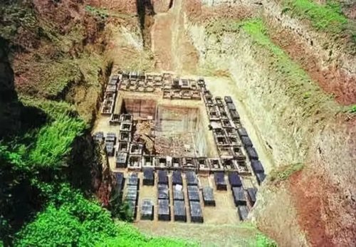 中国十大古墓排名 秦始皇陵排名第一位