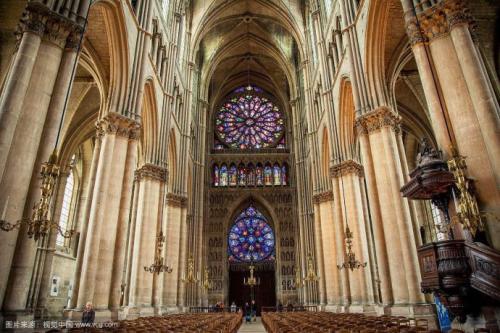 盘点欧洲十大著名教堂 巴黎圣母院大火毁损严重