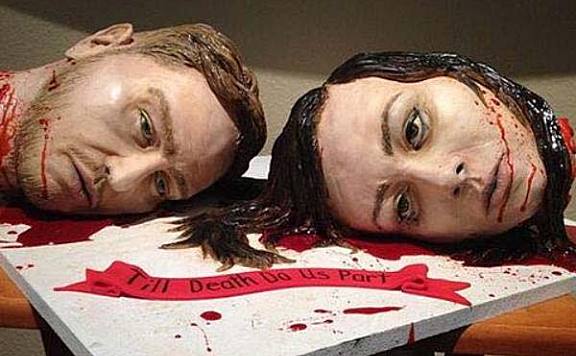 世界最恐怖的食物恐怖蛋糕：女尸蛋糕满是蛆虫
