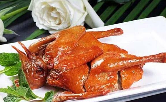 广东十大经典名菜：红烧乳鸽榜上有名