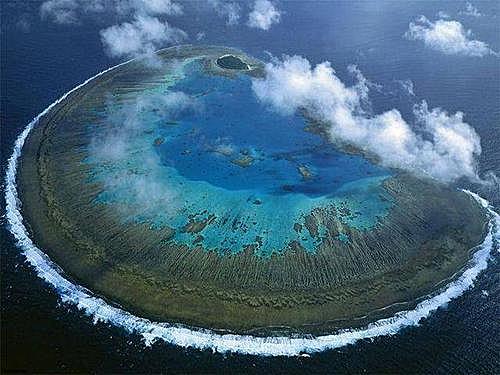世界上最大的珊瑚礁群