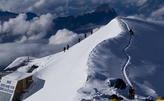 欧洲的最高山脉：阿尔卑斯山脉高达4810米